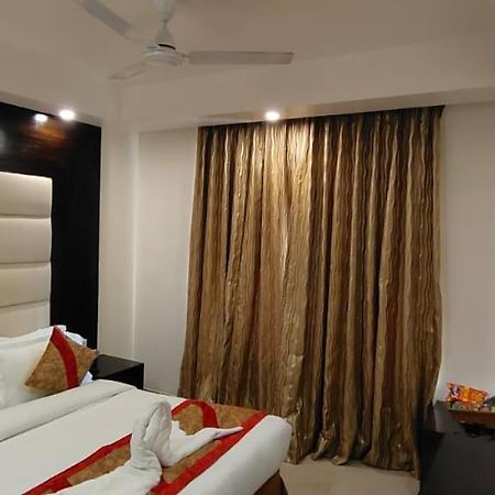 Hotel Benz International Дели Экстерьер фото