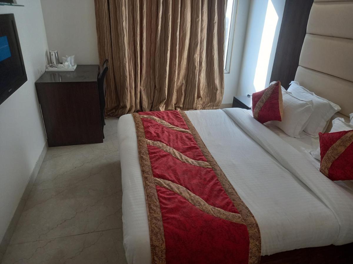 Hotel Benz International Дели Экстерьер фото