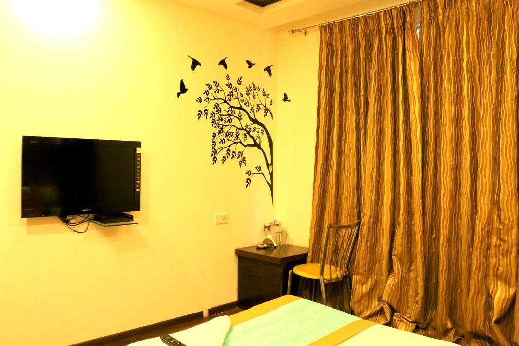Hotel Benz International Дели Экстерьер фото
