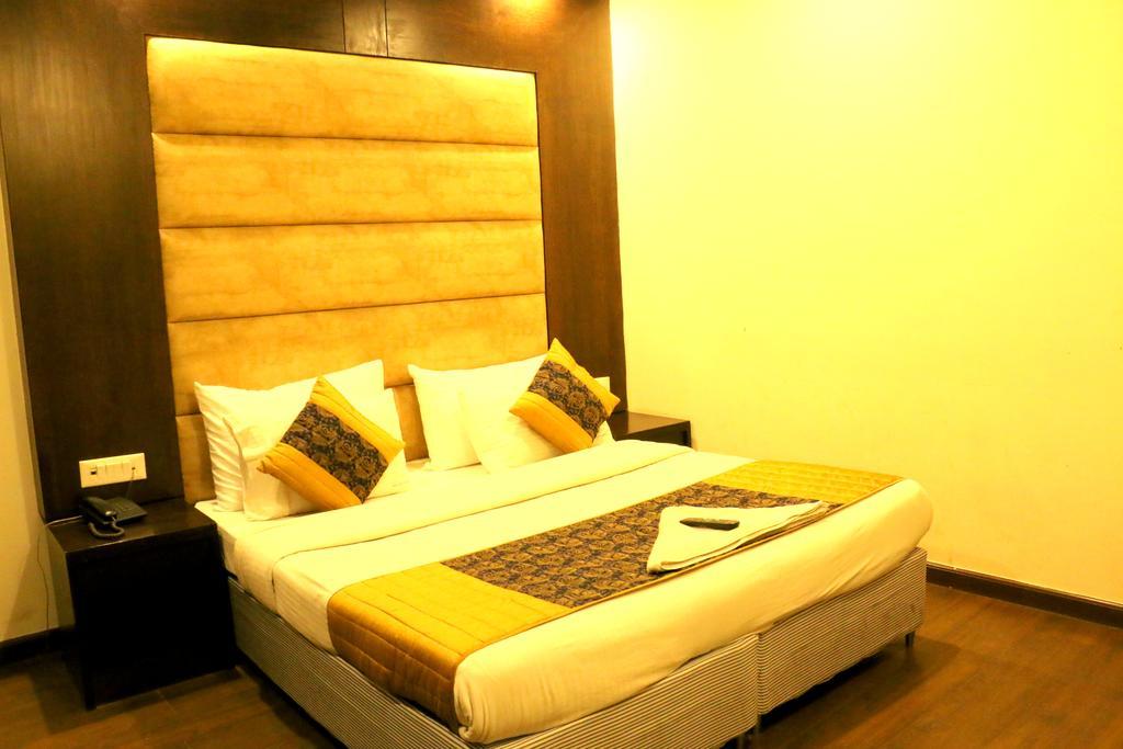Hotel Benz International Дели Экстерьер фото