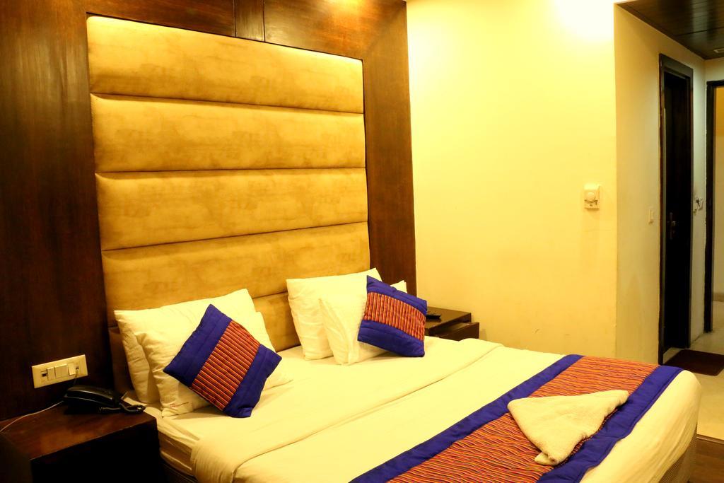 Hotel Benz International Дели Экстерьер фото