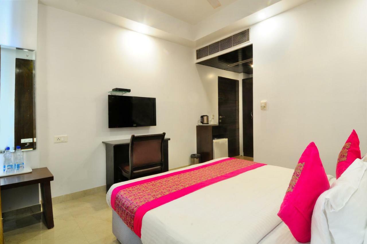 Hotel Benz International Дели Экстерьер фото
