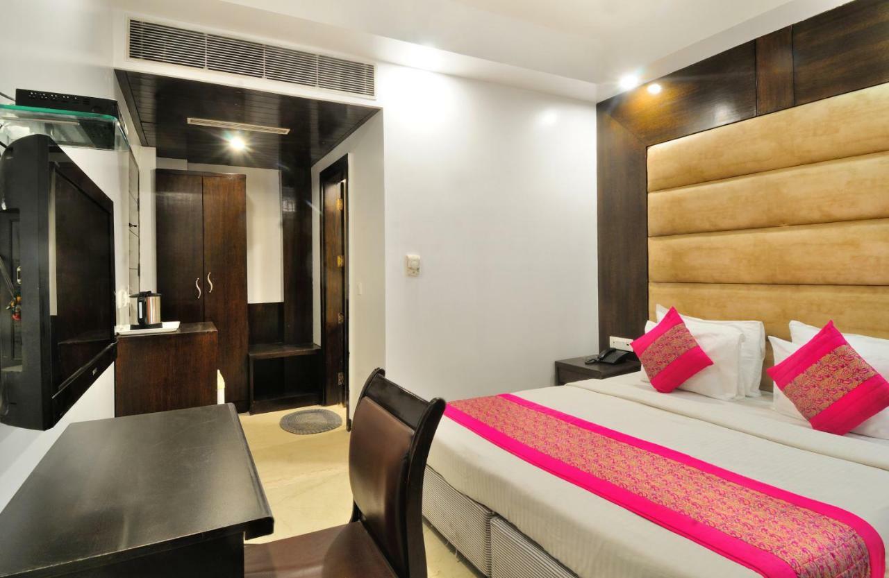 Hotel Benz International Дели Экстерьер фото