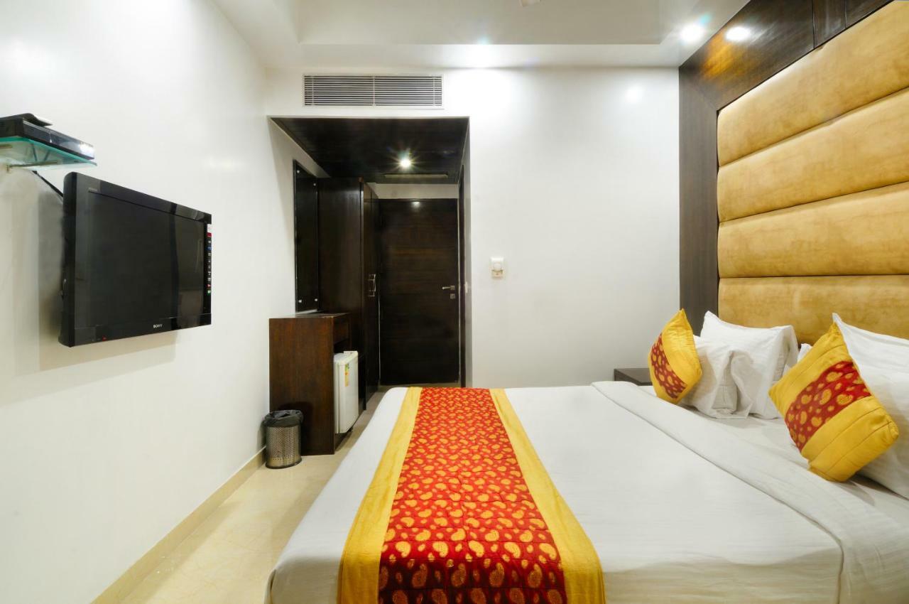 Hotel Benz International Дели Экстерьер фото