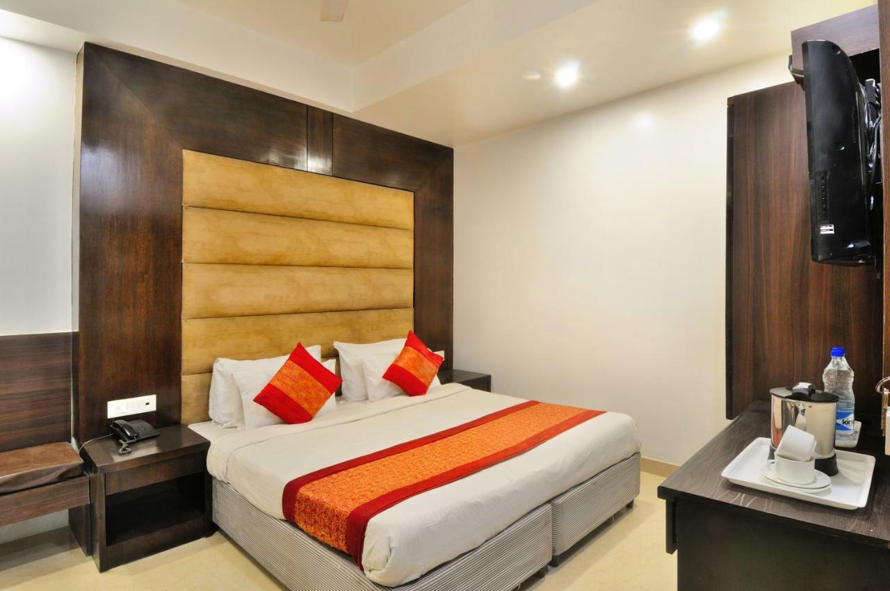 Hotel Benz International Дели Экстерьер фото