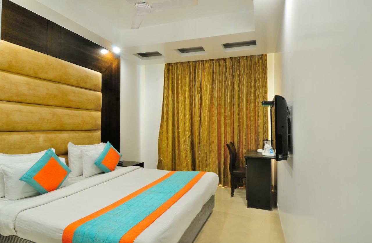 Hotel Benz International Дели Экстерьер фото