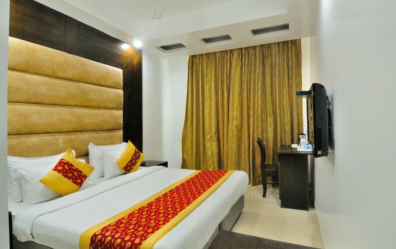 Hotel Benz International Дели Экстерьер фото