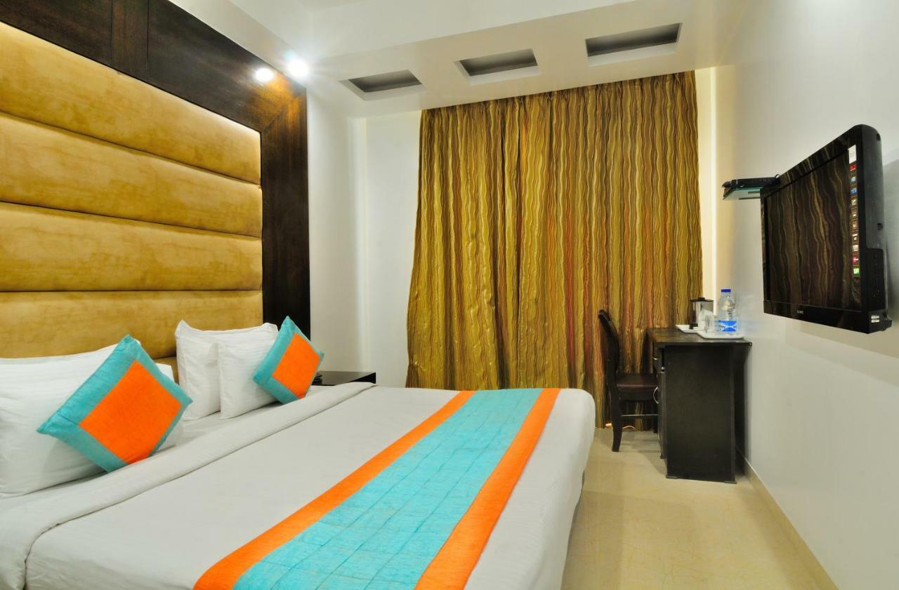 Hotel Benz International Дели Экстерьер фото